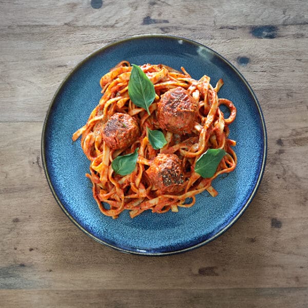 Tagliatelle met geroosterde paprikasaus